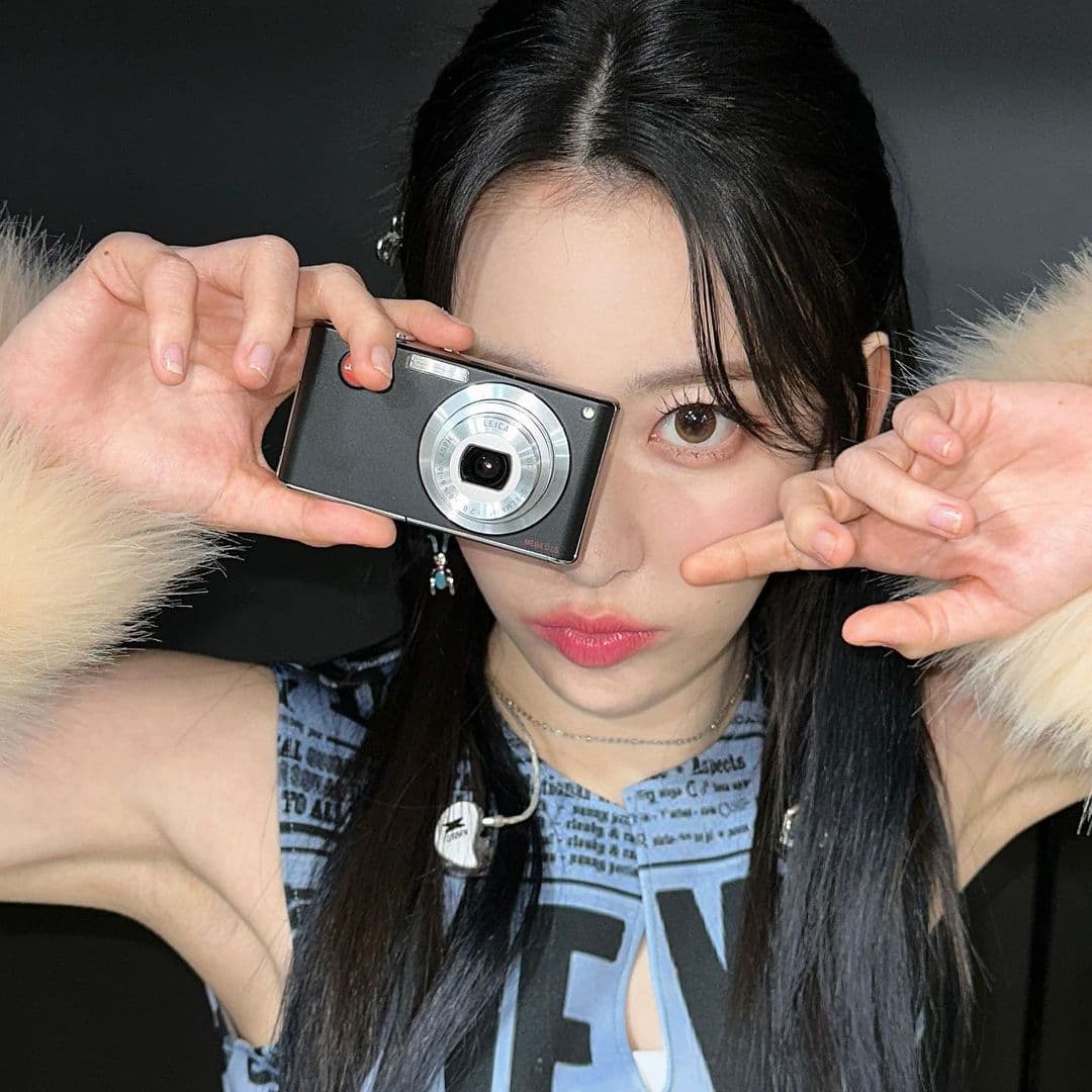 【LE SSERAFIM】宮脇咲良ちゃん愛用カメラはこれ！写真へのこだわりと使用機材を徹底解説